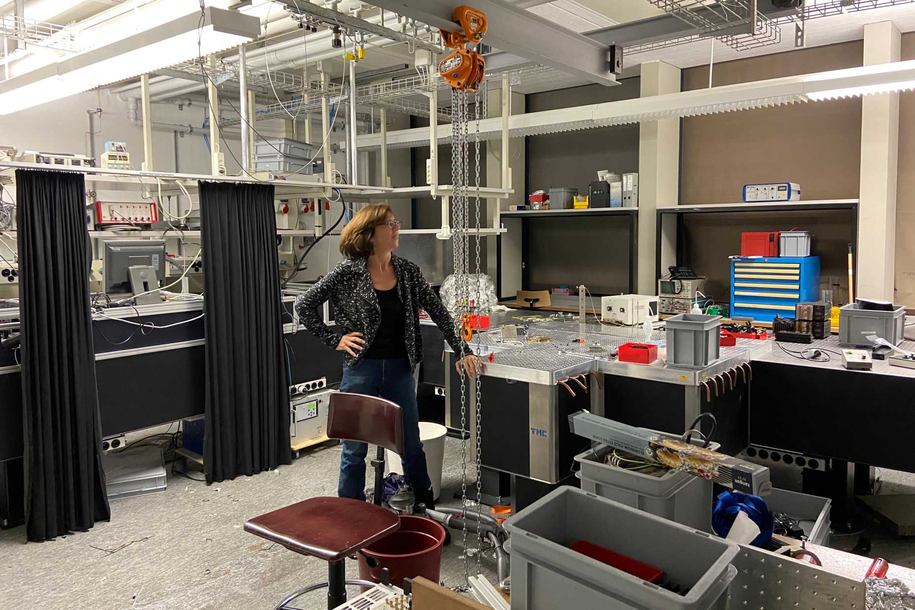 Prof. Ursula Keller in her attoclock lab (HPT E9) after dismantling